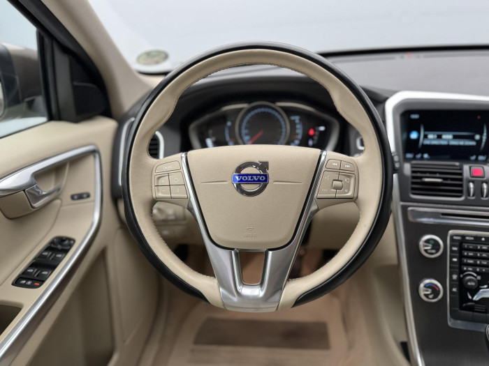 Volvo XC60 D4 AWD SUMMUM AUT REZERVACE 2.4 d Summum