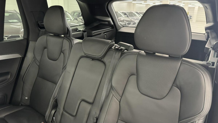 Volvo XC90 T8 AWD R-DESIGN REZERVACE