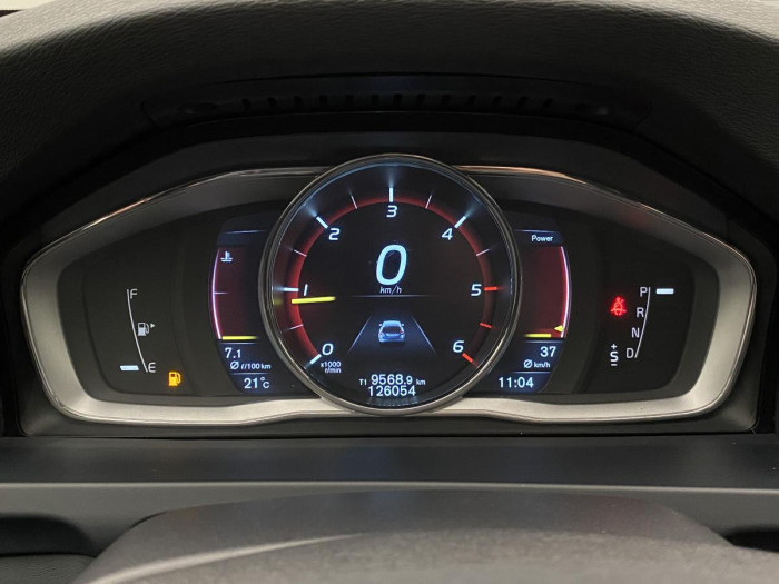 Volvo V60 D4 MOMENTUM AUT REZERVACE 2.0 d Momentum