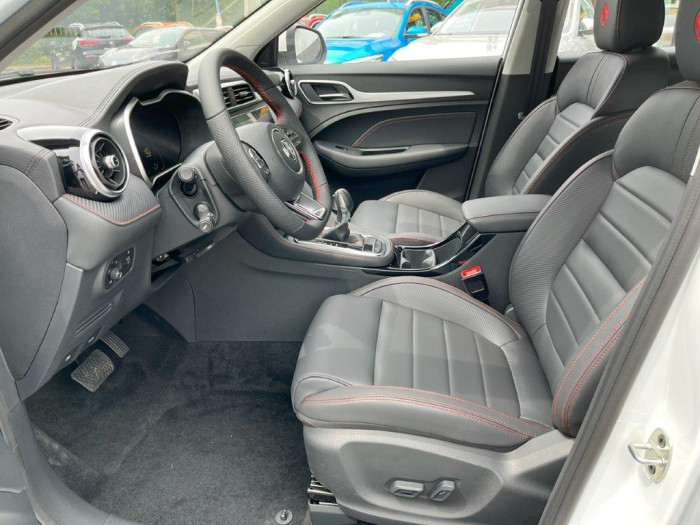 MG ZS EXCLUSIVE AUT. SKLADEM 1.0 Exclusive