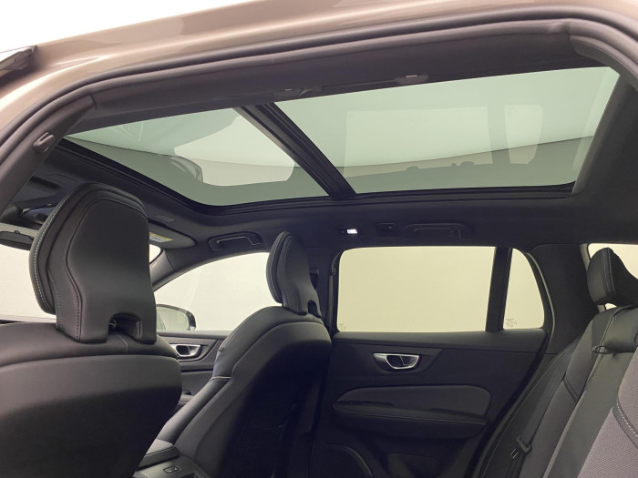 Volvo V60 B4 AUT DARK PLUS