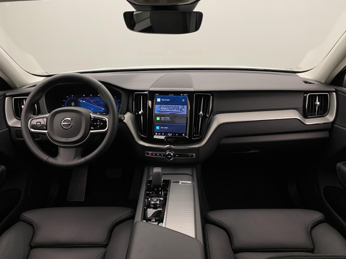 Volvo XC60 B4 AWD R-DESIGN AUT CZ