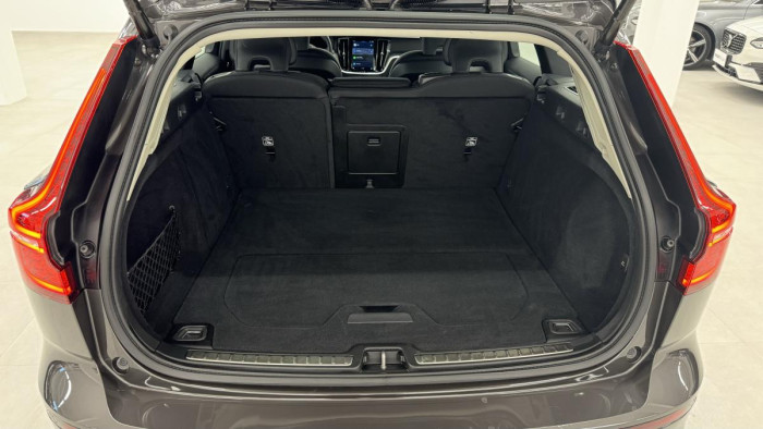 Volvo V60 B4 MOMENTUM AUT REZERVACE 2.0 Momentum
