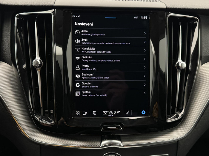 Volvo XC60 B4 AWD PLUS DARK AUT 1. maj