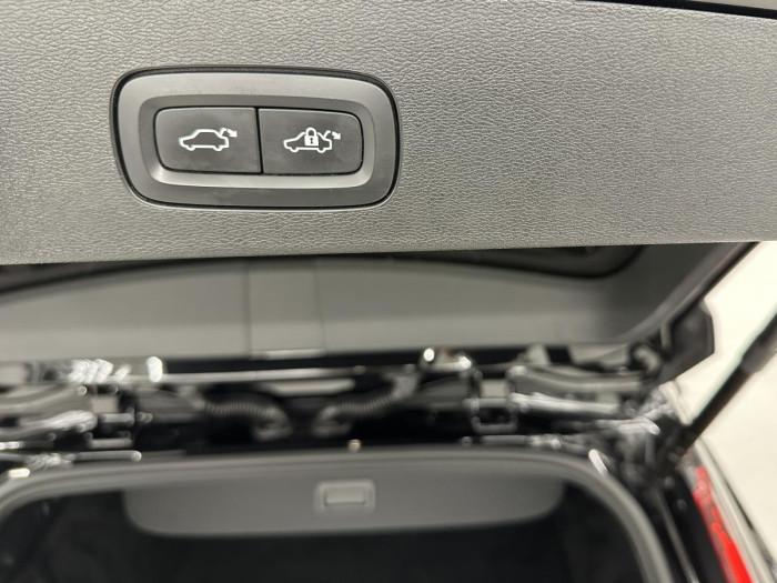 Volvo V60 D3 R-DESIGN AUT REZERVACE 2.0 d