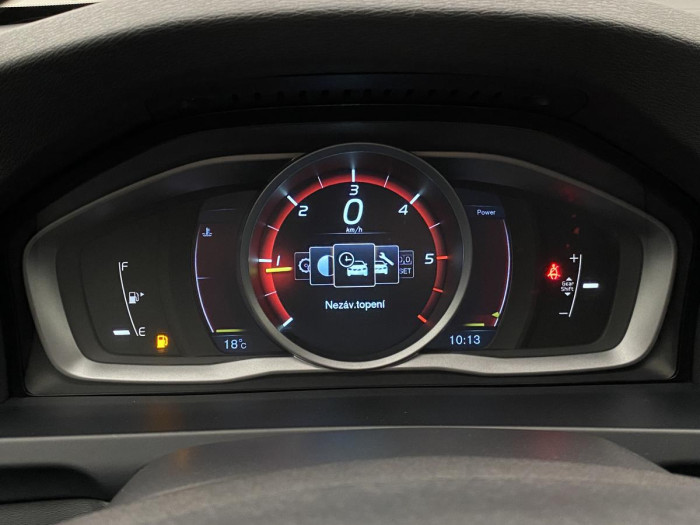 Volvo V60 D2 MOMENTUM NAVIGACE REZERVACE 1.6 d Momentum