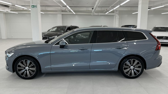 Volvo V60 B4 INSCRIPTION AUT REZERVACE