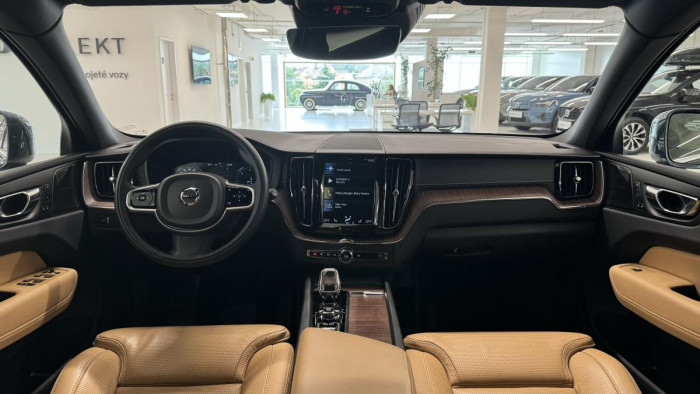 Volvo XC60 B4 AWD INSCRIPTION REZERVACE