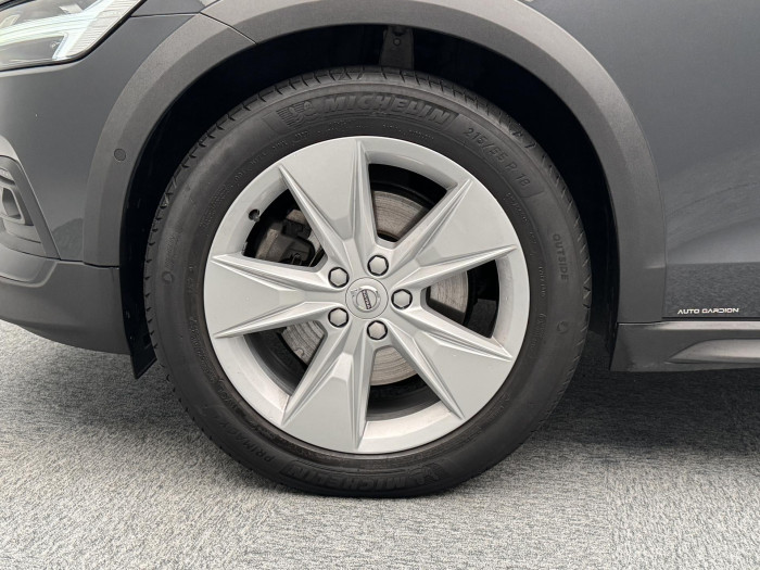 Volvo V60 CC D4 AWD MOMENTUM CZ 1.maj 2.0 d CC CC Momentum