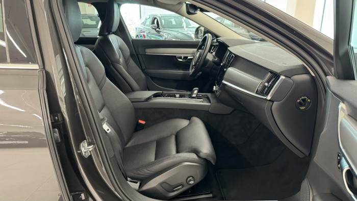 Volvo V90 B4 MOMENTUM PRO AUT 2.0 Momentum