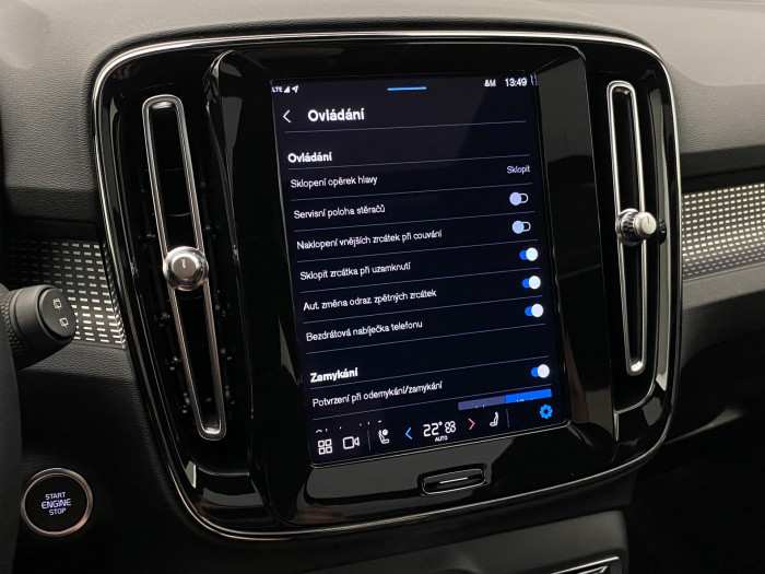 Volvo XC40 B4 ULTIMATE DARK AUT CZ