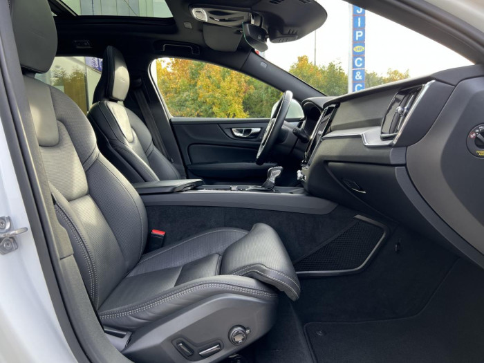 Volvo V60 T6 AWD INSCRIPTION REZERVACE