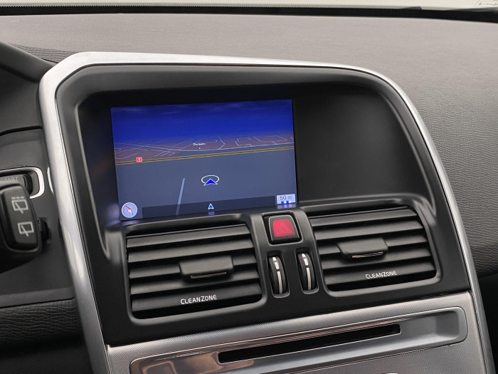 Volvo XC60 D5 AWD MOMENTUM CZ 2.4 d Momentum