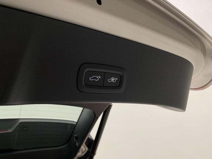 Volvo XC40 B3 CORE AUT CZ 1.maj