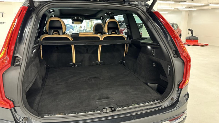 Volvo XC90 B5 AWD INSCRIPTION REZERVACE