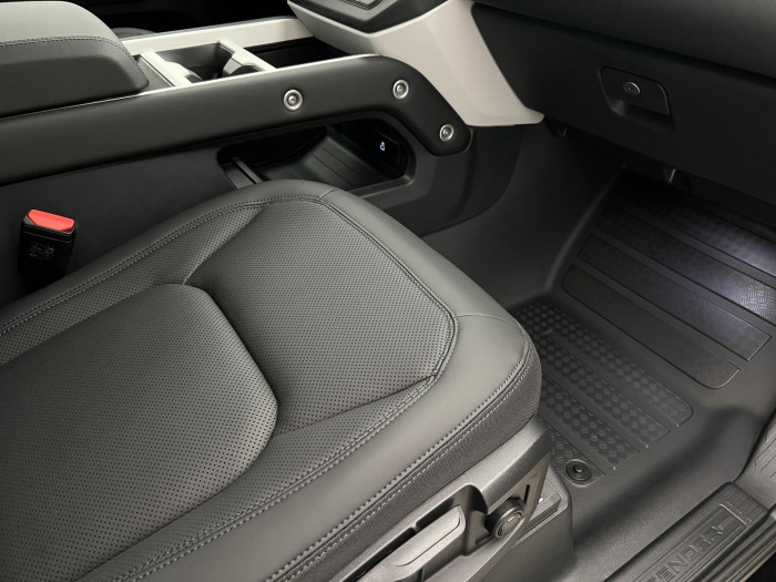 Land Rover Defender 110 D200 S AWD AUT 3.0 d