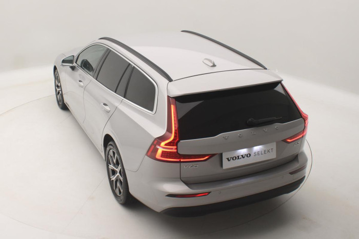 Volvo V60 B3 MOMENTUM AUT REZERVACE 2.0 Momentum