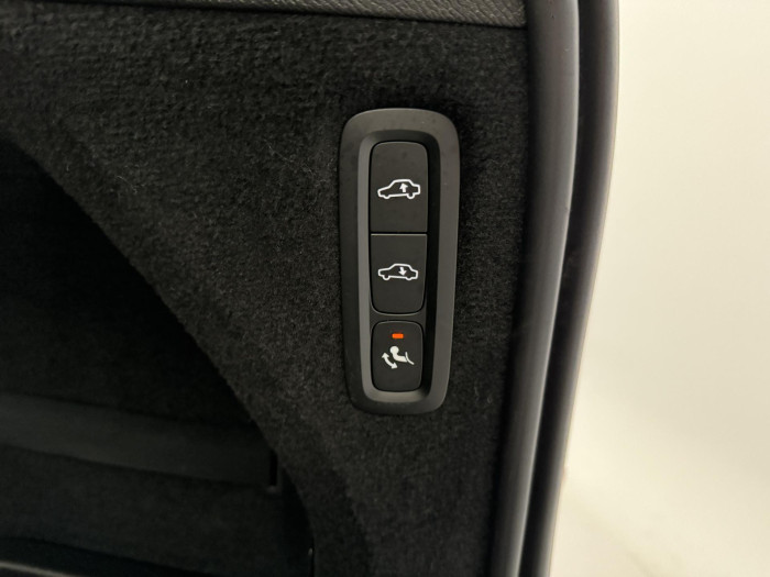 Volvo XC90 T8 AWD RECHARGE ULTIMATE DARK
