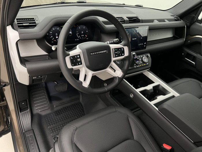 Land Rover Defender 110 D200 S AWD Aut REZERVACE 3.0 d