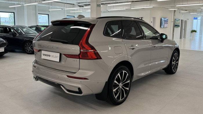 Volvo XC60 B4 PLUS DARK AUT REZERVACE 2.0 Plus