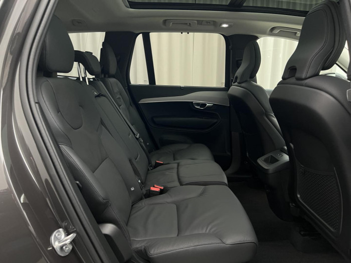 Volvo XC90 B5 AWD PLUS BRIGHT 7MÍSTNÁ Aut