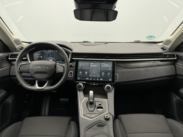 Lynk & Co 01 PHEV DCT AUT 1.maj. REZERVACE