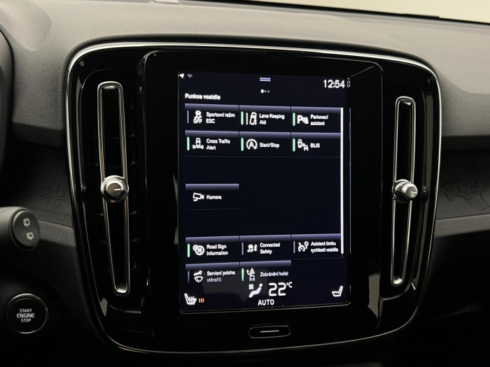 Volvo XC40 D4 AWD MOMENTUM PRO AUT CZ 2.0 d Momentum