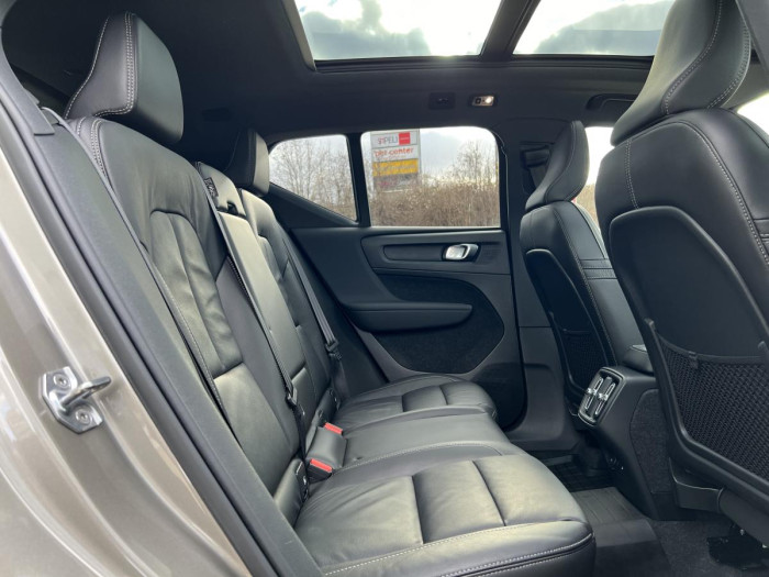Volvo XC40 B4 AWD R-DESIGN Aut 1.maj.