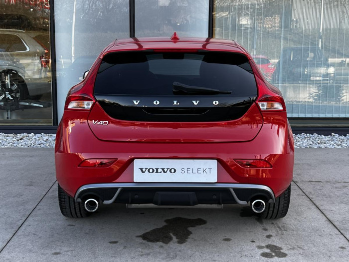 Volvo V40 T2 R-DESIGN 1.maj.