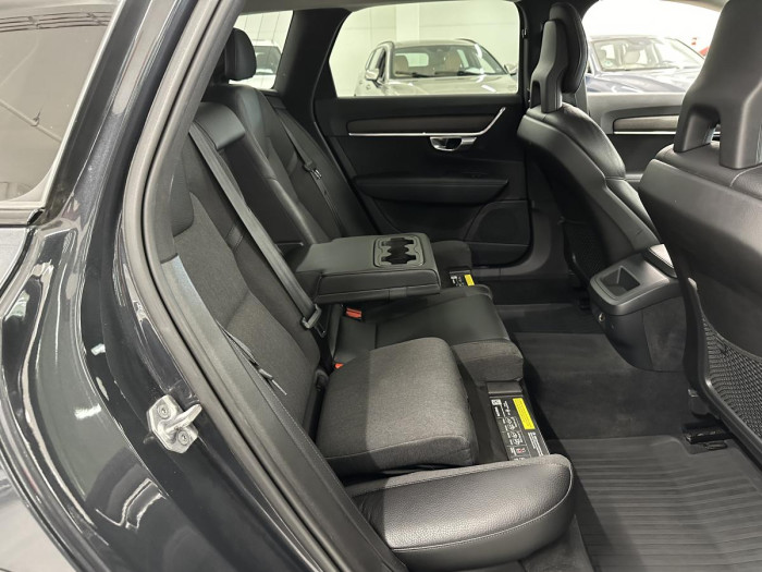 Volvo V90 CROSS COUNTRY T5 REZERVACE
