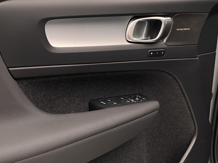 Volvo XC40 B3 AUT PLUS BLACK EDITION