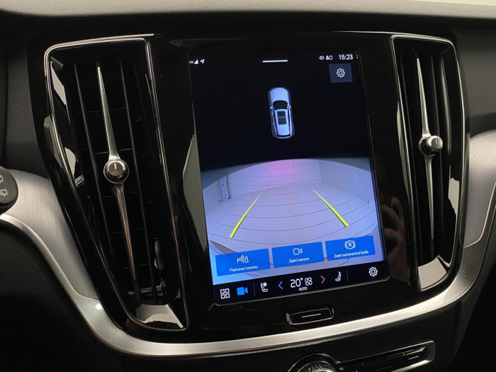 Volvo V60 CC B4 AWD MOMENTUM REZERVACE 2.0 CC CC Momentum