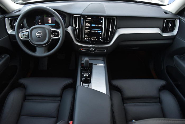Volvo XC60 B4 AWD PLUS AUT REZERVACE 2.0 Plus