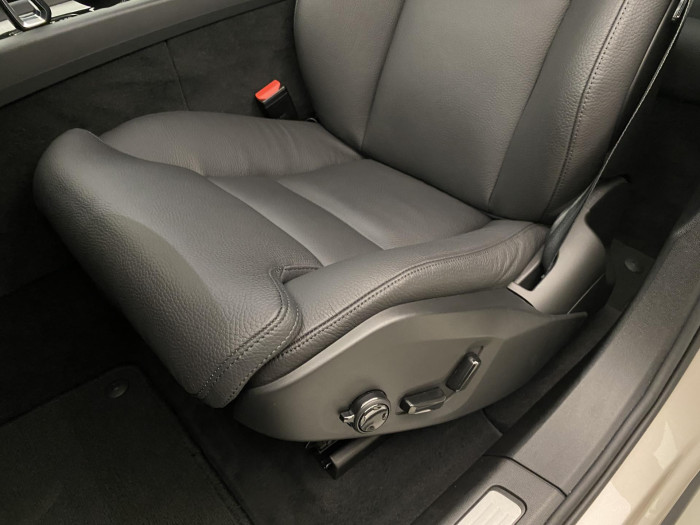 Volvo XC60 B4 AWD PLUS DARK AUT CZ