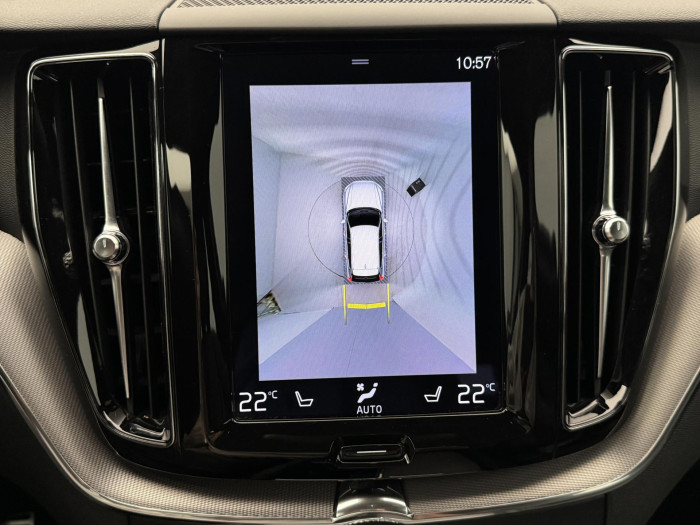 Volvo XC60 B5 AWD R-DESIGN AUT