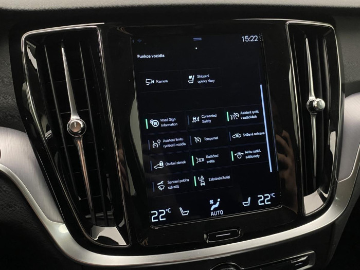 Volvo V60 D4 MOMENTUM AUT REZERVACE 2.0 d Momentum