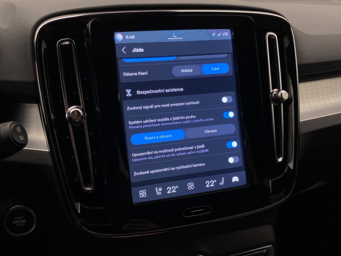 Volvo XC40 B3 DARK PLUS AUT CZ