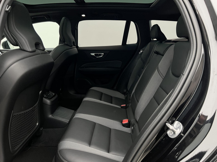 Volvo V60 T6 AWD RECHARGE ULTRA DARK AUT