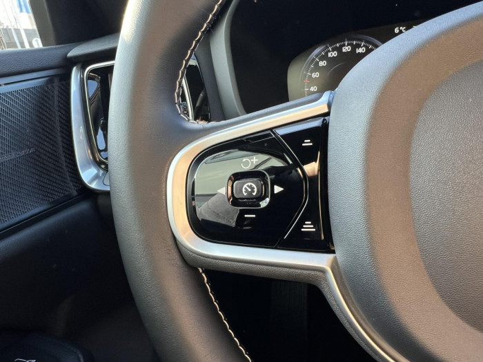 Volvo V60 T5 INSCRIPTION Aut REZERVACE