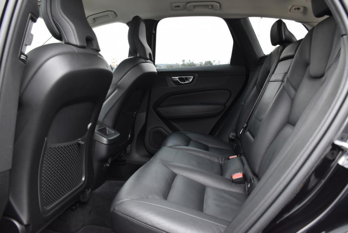 Volvo XC60 B4 AWD INSCRIPTION REZERVACE