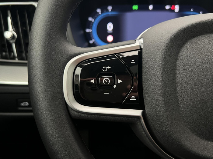 Volvo XC60 T6 AWD RECHARGE PLUS DARK AUT
