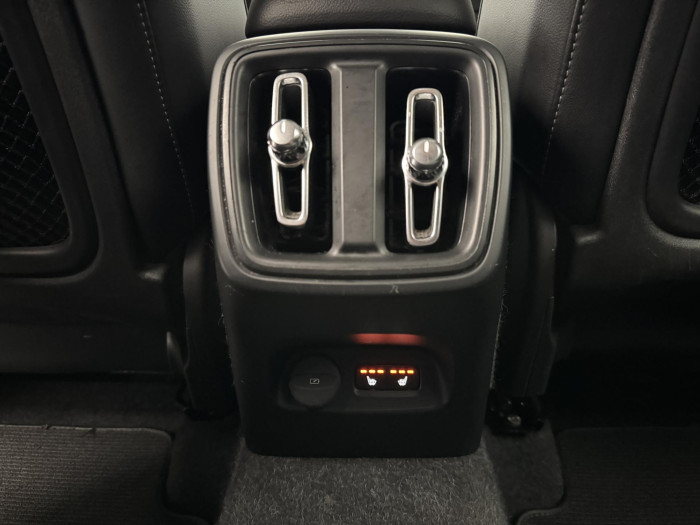 Volvo XC40 T4 INSCRIPTION AUT CZ 1.maj