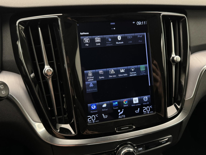 Volvo V60 B4 MOMENTUM POLESTAR REZERVACE 2.0 Momentum