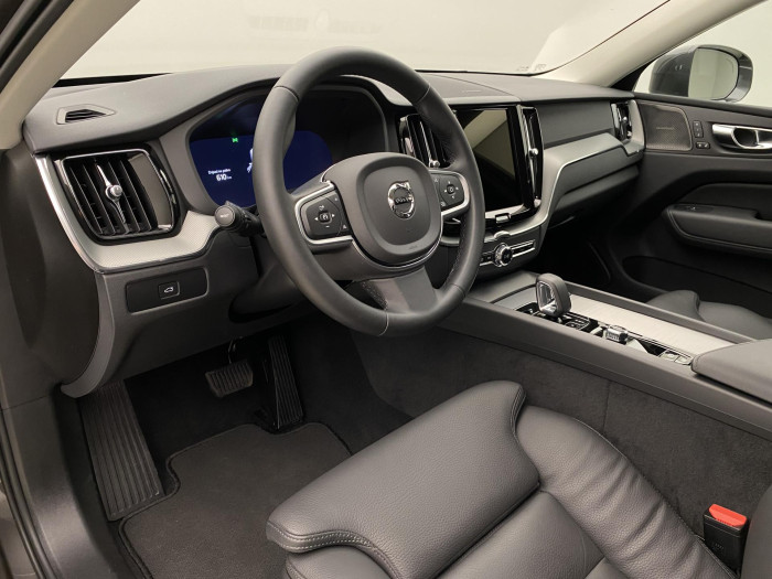 Volvo XC60 B5 AWD CORE AUT