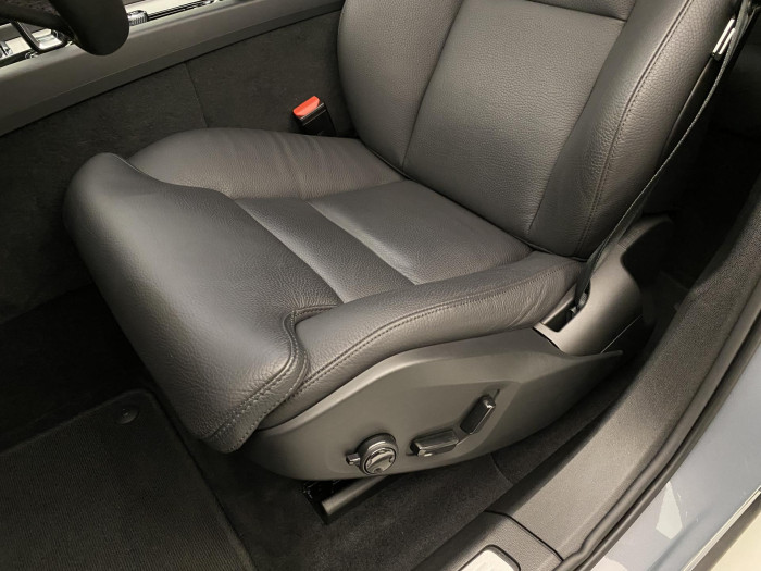 Volvo XC60 B4 AWD PLUS DARK REZERVACE