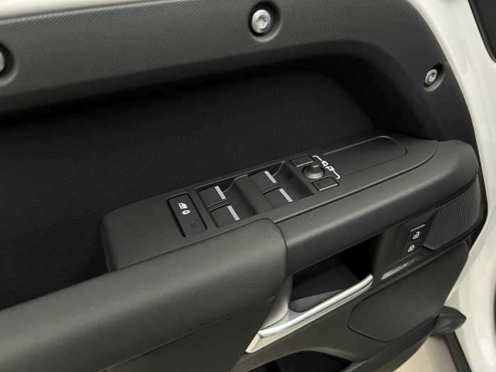 Land Rover Defender 110 D200 S AWD Aut REZERVACE 3.0 d