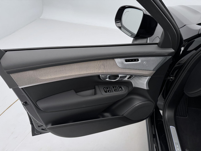 Volvo XC90 T8 AWD RECHARGE DARK ULTRA 7m