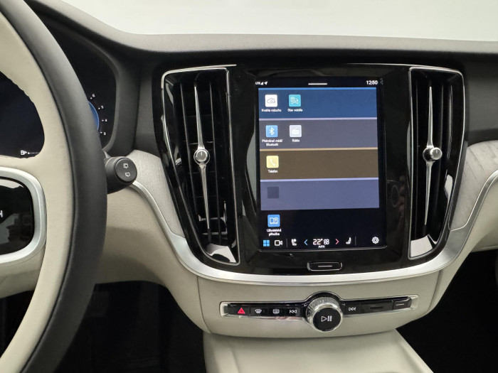 Volvo V60 B4 AUT DARK PLUS