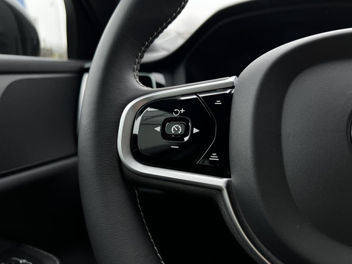 Volvo V60 T4 R-DESIGN AUT 1.maj.