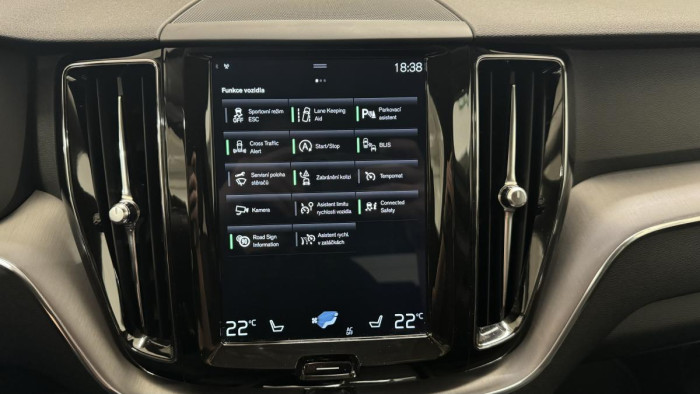 Volvo XC60 B4 AWD MOMENTUM REZERVACE 2.0 Momentum